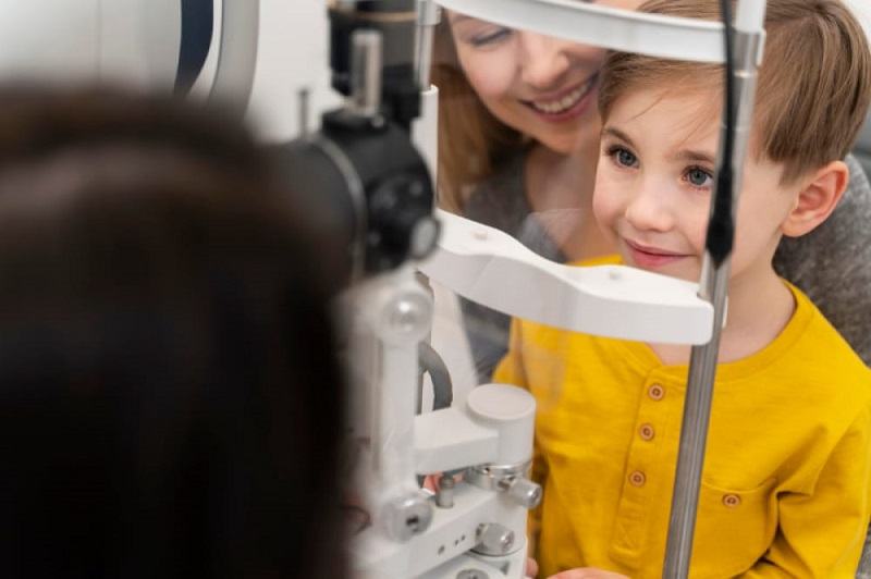 Consultatiile optometrice pentru copii sunt primul pas spre o vedere sanatoasa